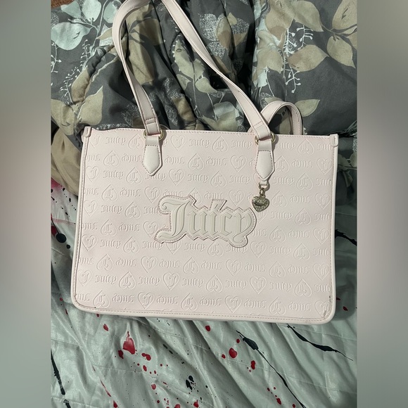 Beautiful, juicy couture, bag light, pink color very cute Perfect size to use. - Picture 4 of 4